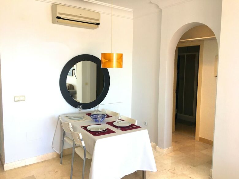 Apartamentos Sky Sea Holidays Sitio de Calahonda