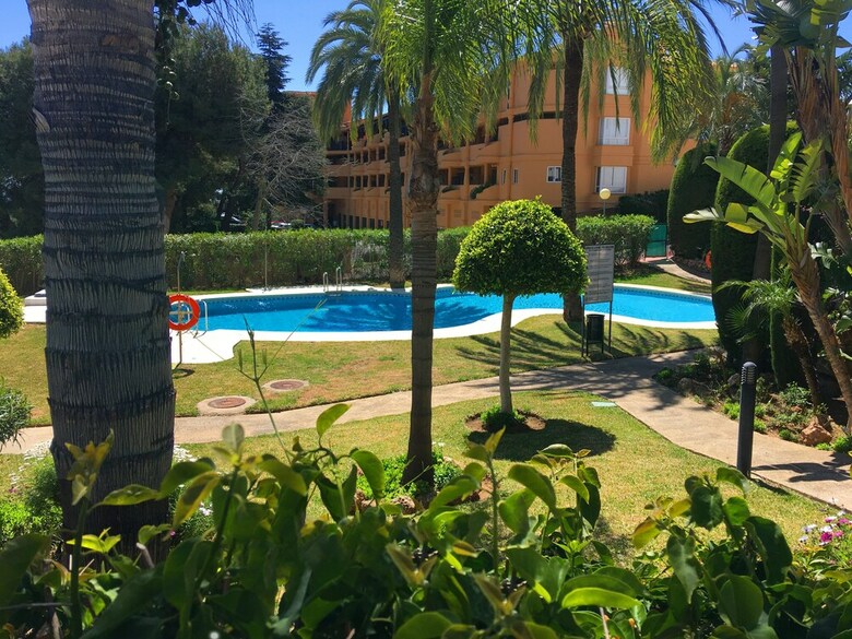 Apartamentos Sky Sea Holidays Sitio de Calahonda