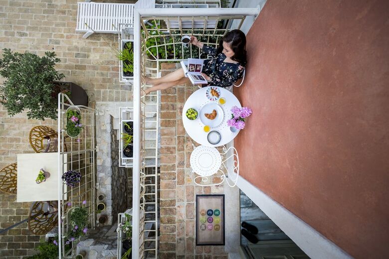 Apartamentos La Dolce Vita Suites - Belle Epoque