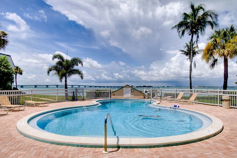 Mariner Point 1083