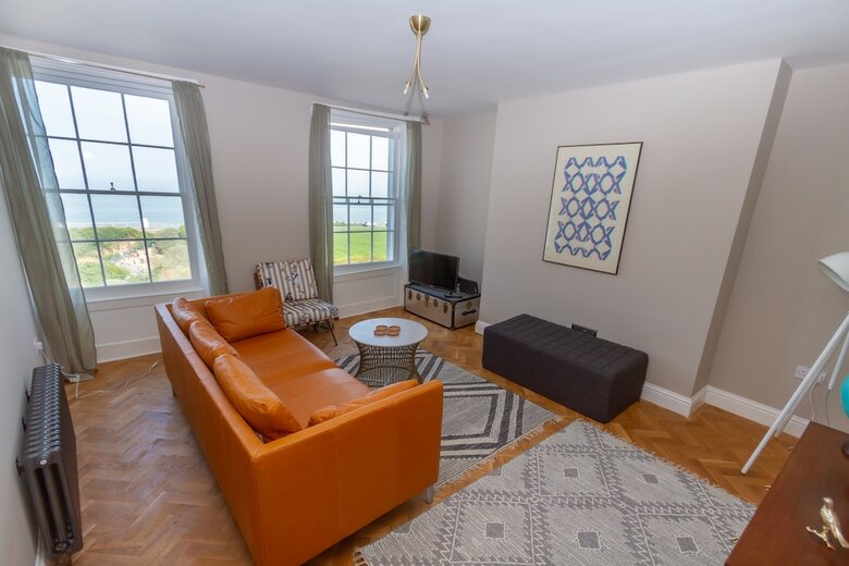 Apartamentos Stylish Flat Overlooking Winter Gardens, Sea Views