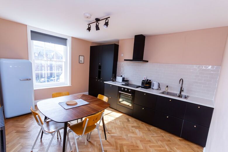 Apartamentos Stylish Flat Overlooking Winter Gardens, Sea Views