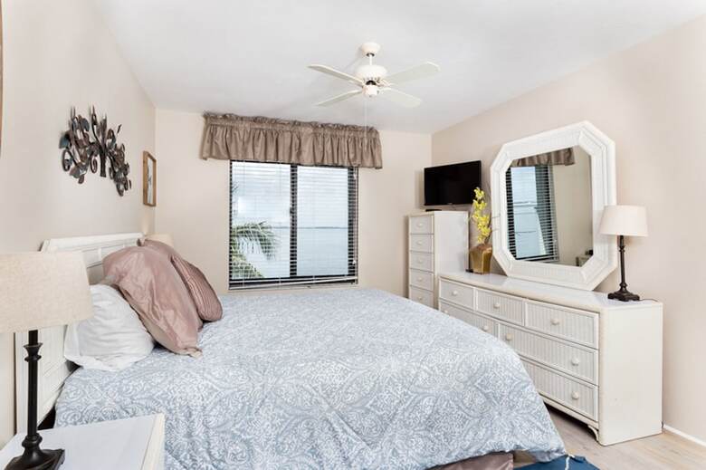 Mariner Point 1043
