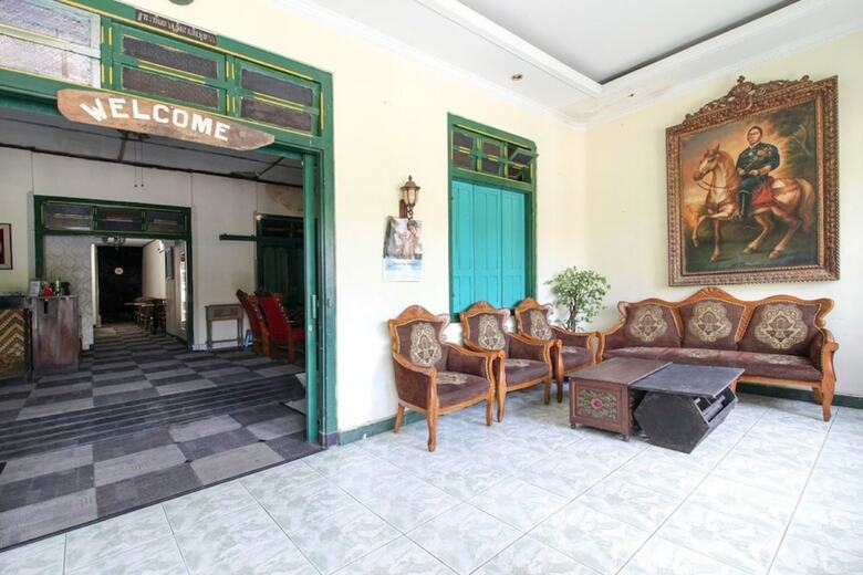 Hotel Reddoorz Near Plengkung Gading