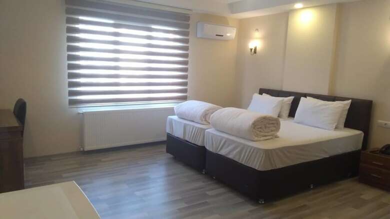 Ikarus Hotel