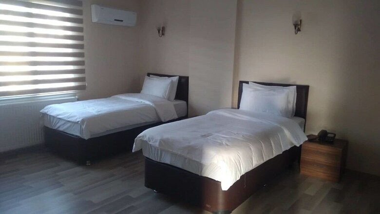 Ikarus Hotel