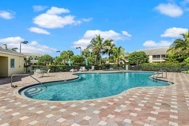 Villa 9907 Periwinkle Preserve Ln