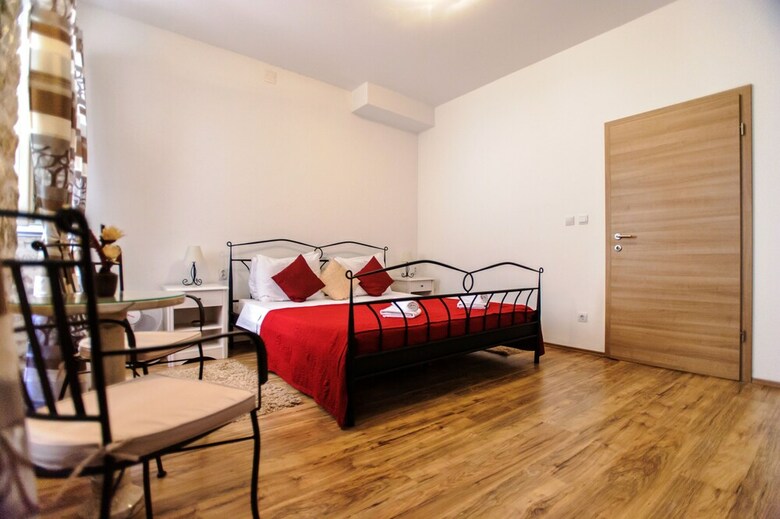 Apartment Peristil Aurea