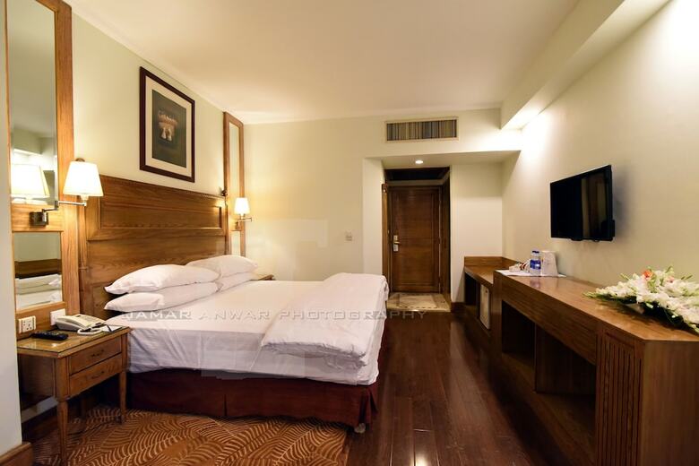 Hotel Crown Plaza