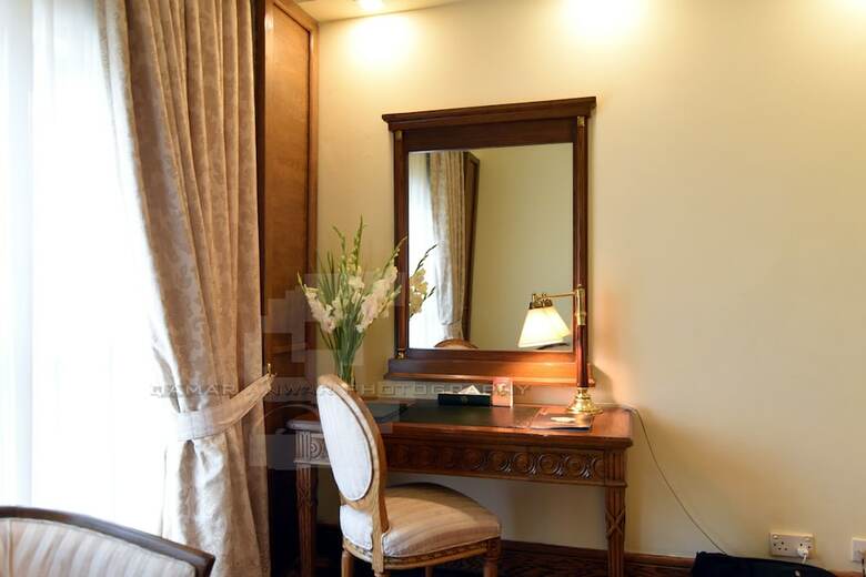 Hotel Crown Plaza