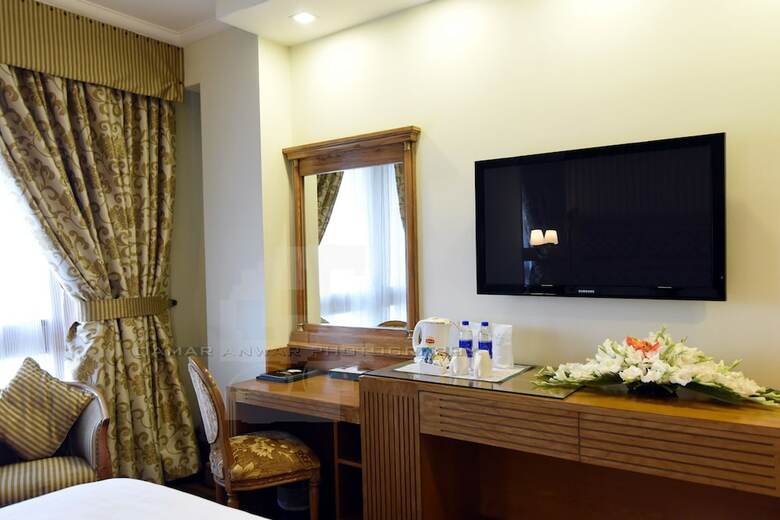 Hotel Crown Plaza