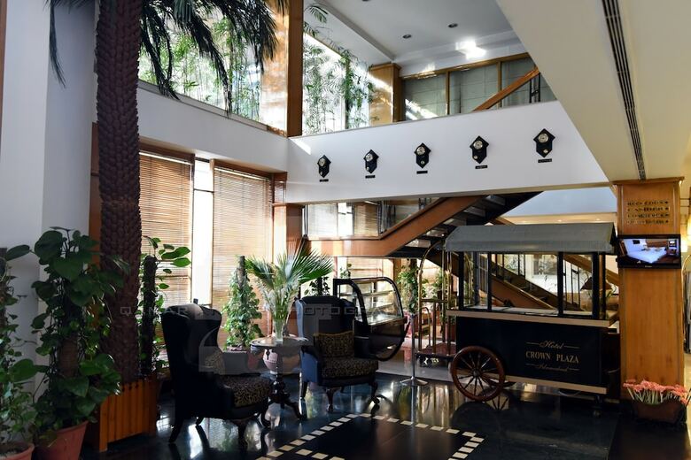 Hotel Crown Plaza