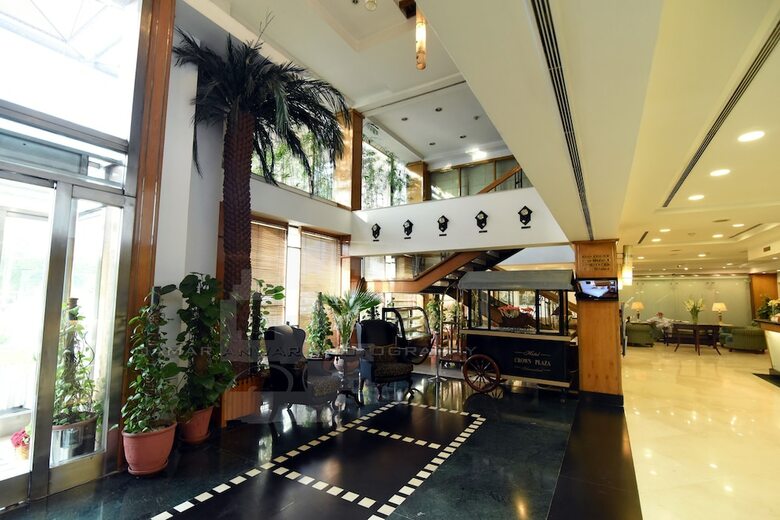 Hotel Crown Plaza