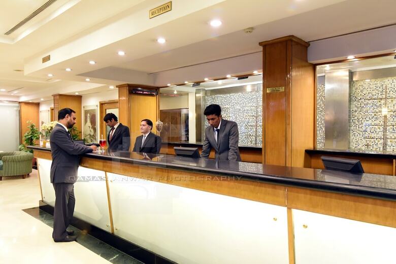 Hotel Crown Plaza