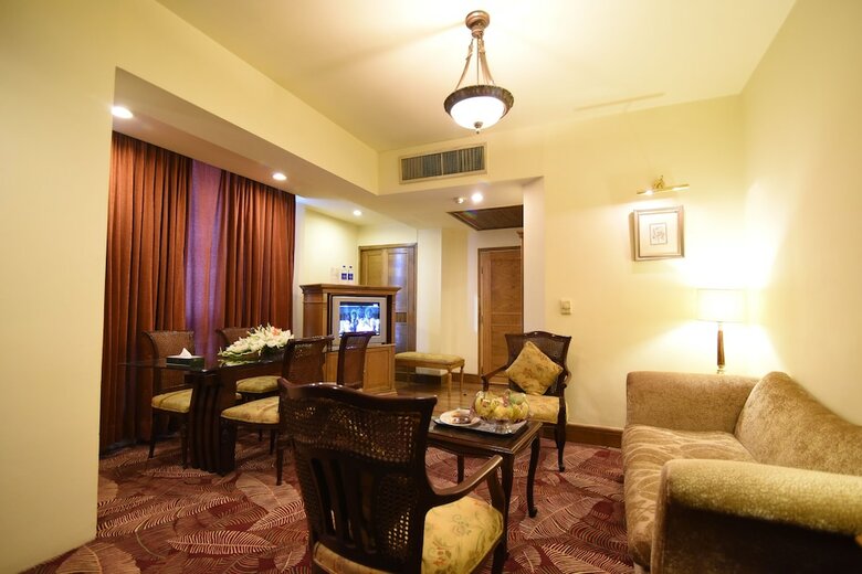 Hotel Crown Plaza