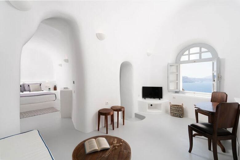 Hotel Oia Spirit Suites- Adults Only