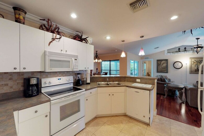 938 Sw 6th Ct