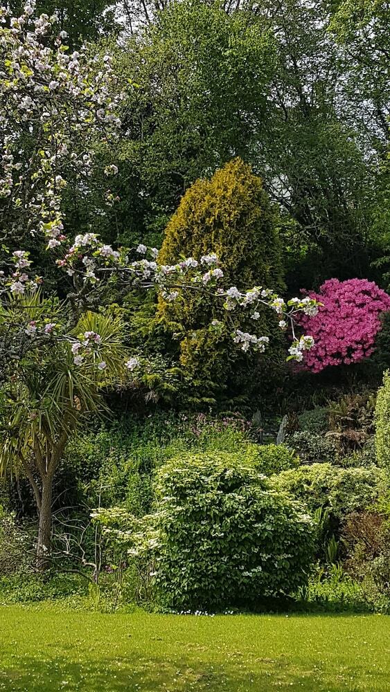 Bed & Breakfast West Waterhead