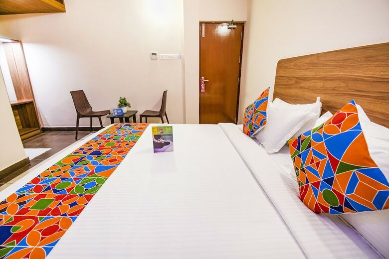 Hotel Fabexpress Radha Regent