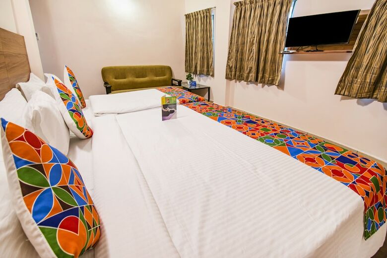 Hotel Fabexpress Radha Regent