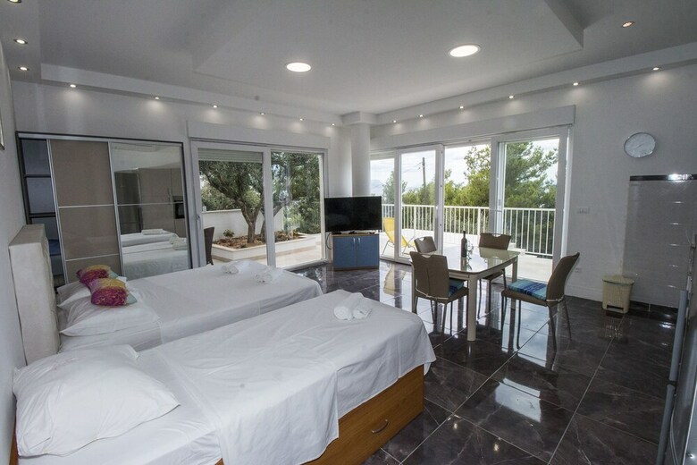 Luxury Apartment Ina