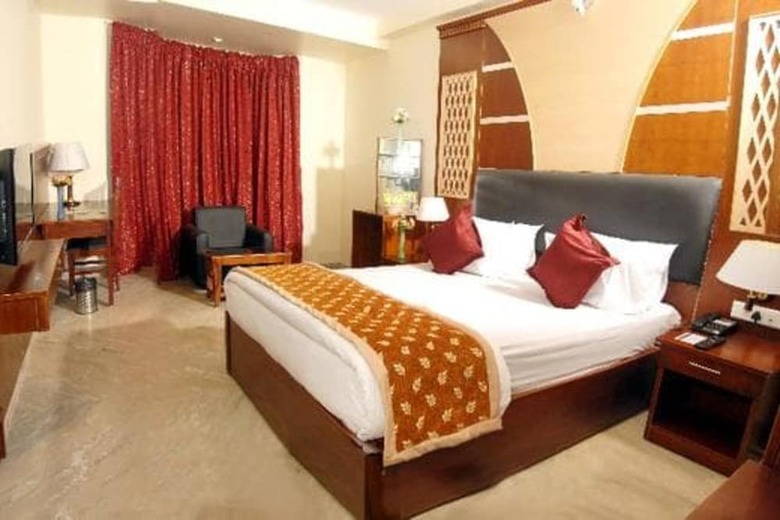Hotel Raj