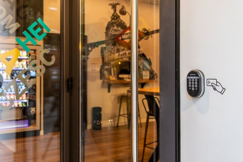 Hostal Petit Hostel