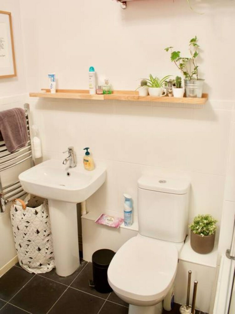 Stylish Apartment With Parking In Bermondsey