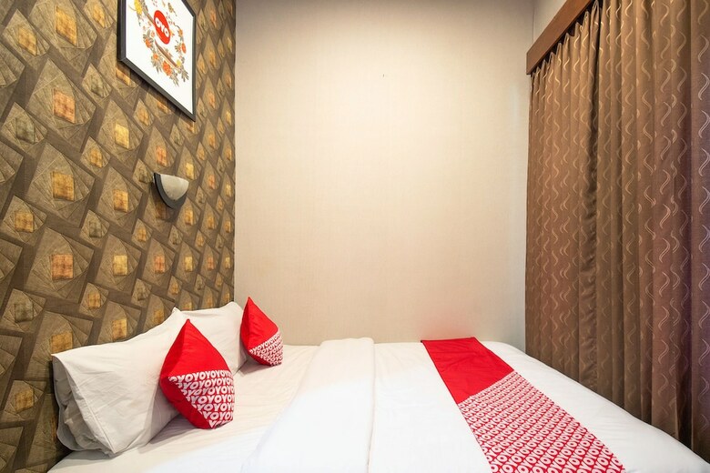 Oyo 836 Oasis Hotel