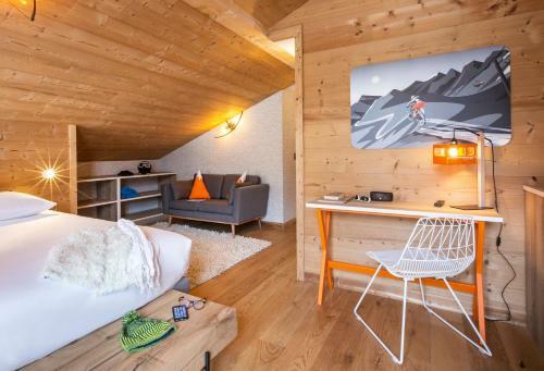 Hotel Base Camp Lodge
