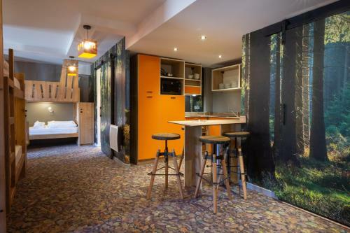 Hotel Base Camp Lodge
