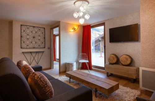 Hotel Base Camp Lodge