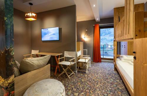 Hotel Base Camp Lodge