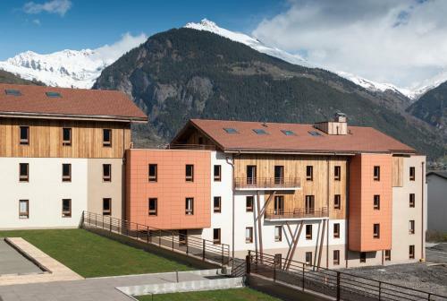 Hotel Base Camp Lodge