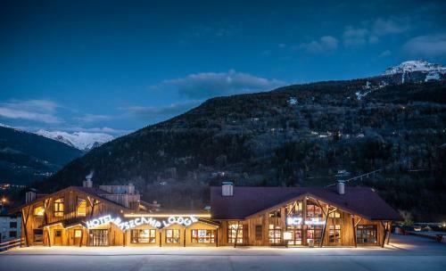 Hotel Base Camp Lodge