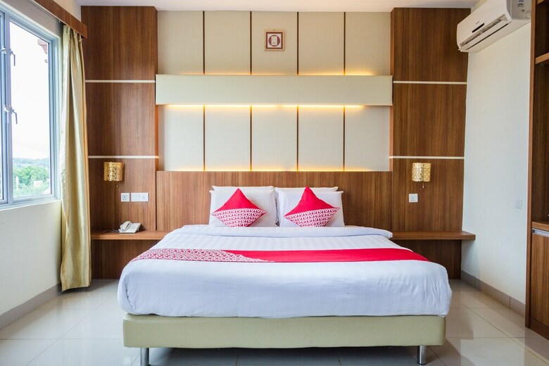 Oyo 775 Aviari Hotel