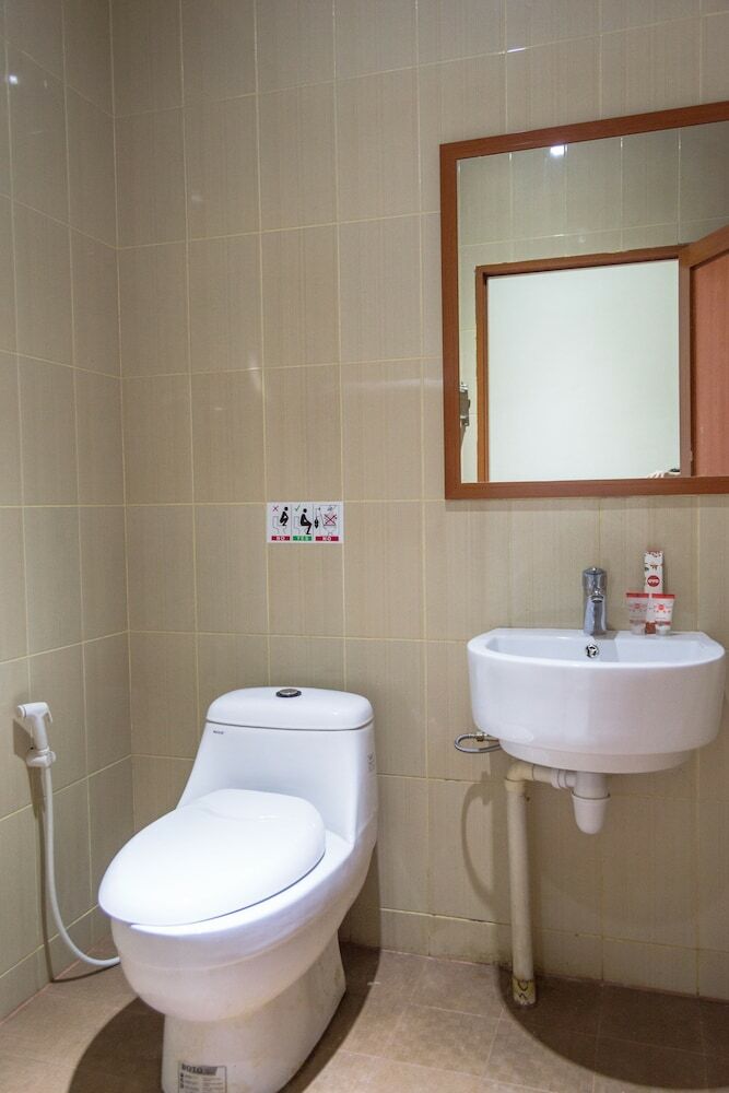 Oyo 775 Aviari Hotel