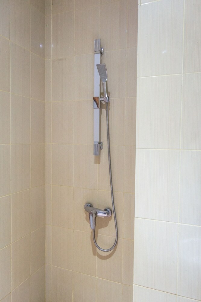 Oyo 775 Aviari Hotel
