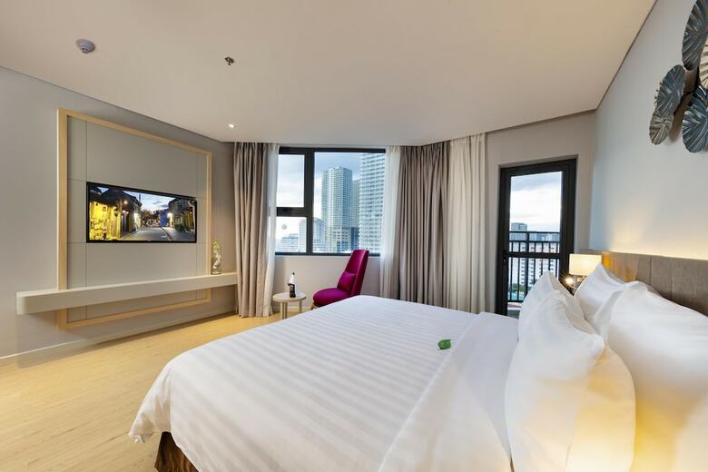 Dqua Hotel And Apartment