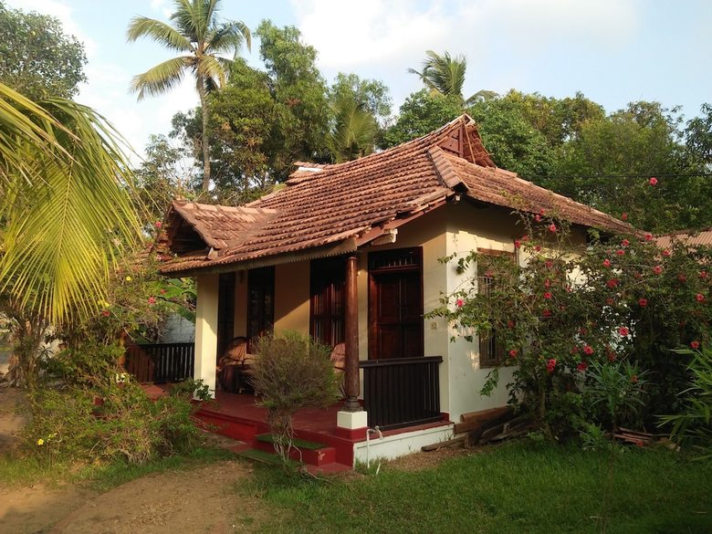 Bed & Breakfast Pozhiyoram Beach Resort