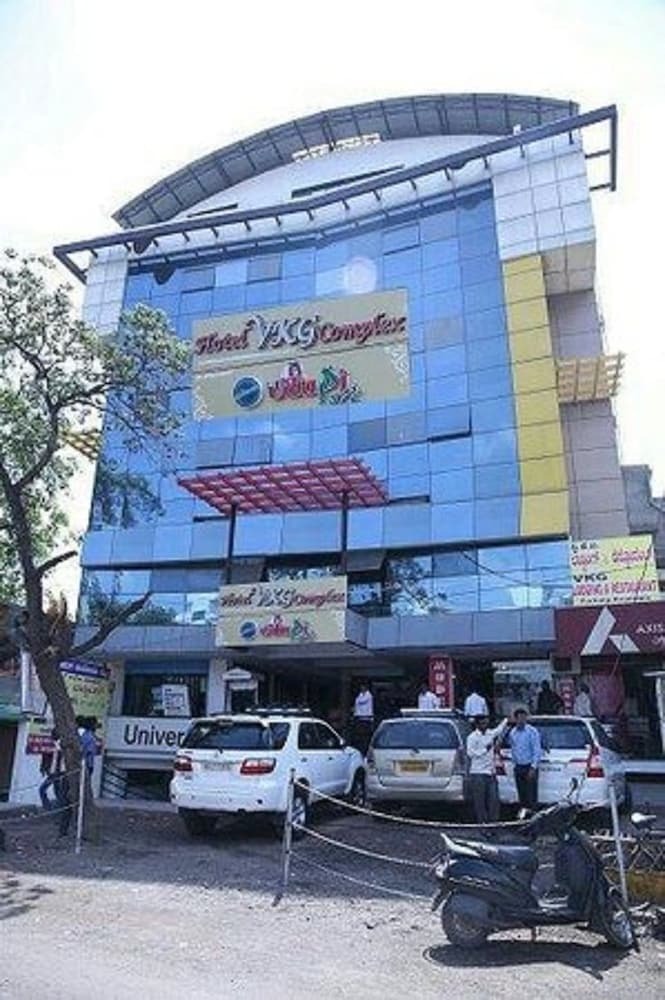 Hotel Iroomz Vkg Complex