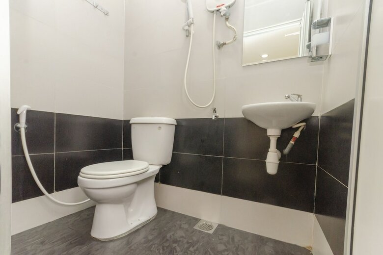 Oyo 1010 Skudai Hotel