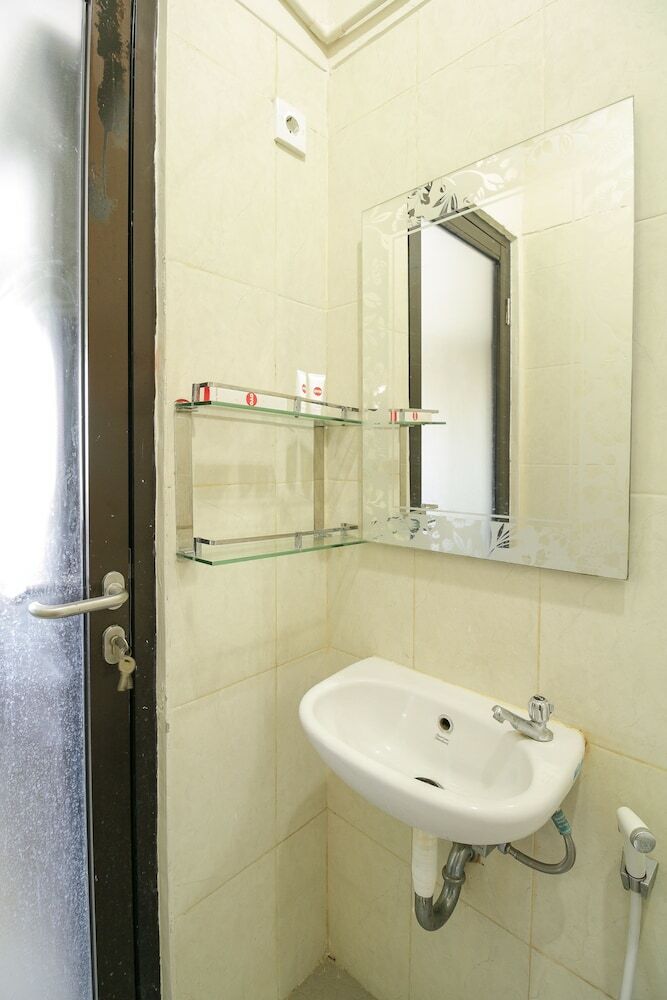 Hotel Oyo 734 Tuban Torres Accomodation