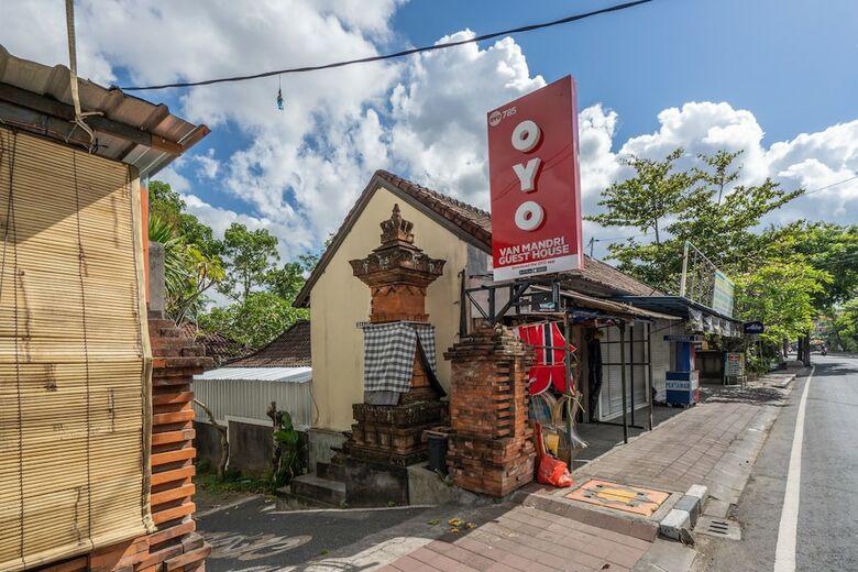 Hotel Oyo 785 Van Mandri Guest House
