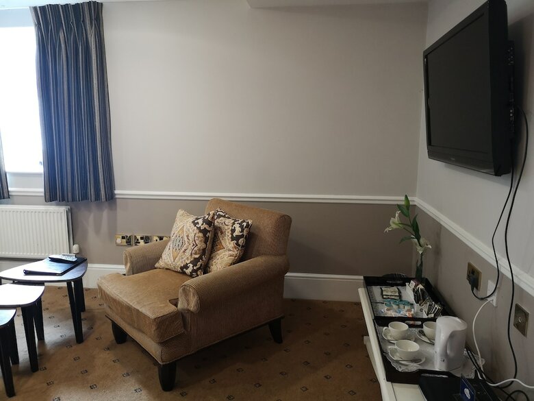 Tudor Lodge Hotel
