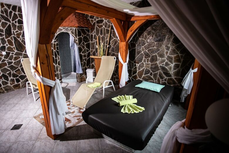 Aparthotel Apartments And Wellness Center Koro?ec