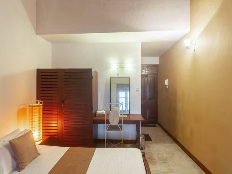 Hotel Yoho Ivory Inn