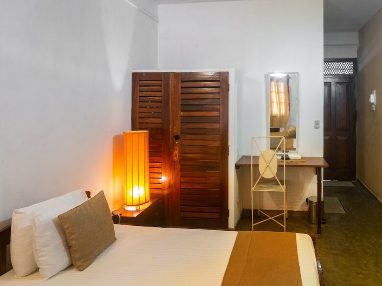 Hotel Yoho Ivory Inn