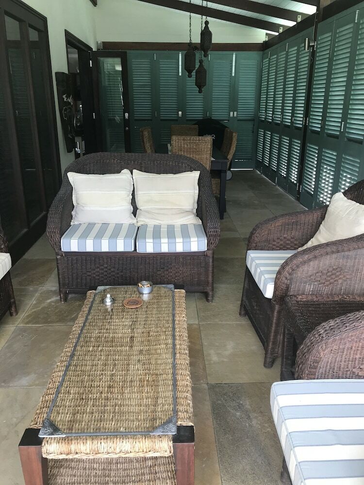 Apartamentos Eden Island Gem