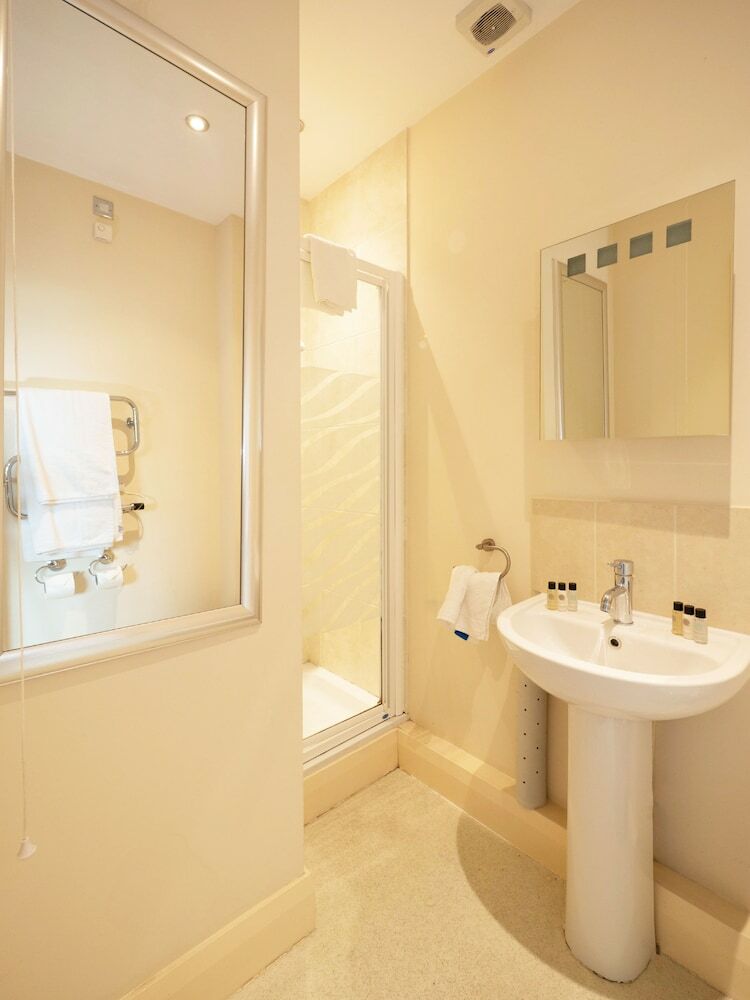 Hotel Oyo Chase Suites